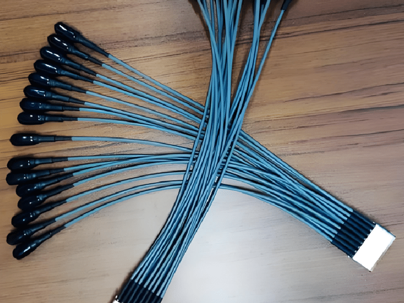 تجميعات الكابلات الإلكترونية الشخصية والتجارية